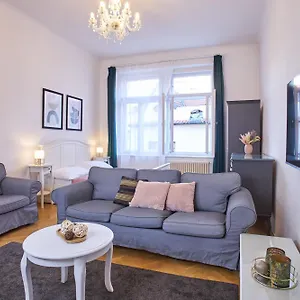 Charles Bridge Premium Aparthotel Prag